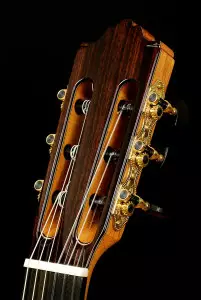 رنگبندی و تعمیر گیتار ریموندو 129